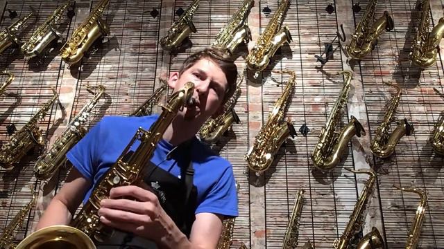 Selmer Mark VI Play test video! 226xxx serial number with a fresh overhaul and original resonators смотреть онлайн
