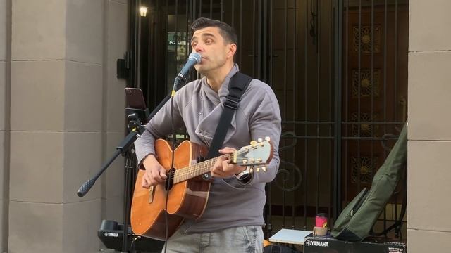 Проклятый старый дом - Король и Шут (кавер, акустика) Живое выступление на Арбате смотреть онлайн