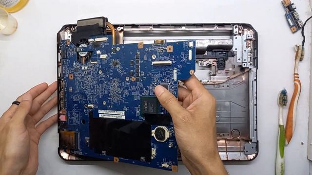 How To Dissemble And Assemble Packard Bell Easynote TJ65 Cleaning #packard #laptop #repairing