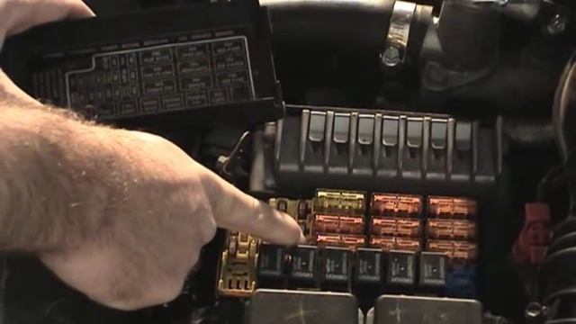 Fuel Pump Electrical Test - Relay and Fuse check - Advance Auto Parts смотреть онлайн