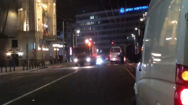 Mercedes-Benz Atego tanker responding to the trash fire | Vatrogasci-spasioci Beograd смотреть онлайн