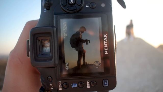 I tried taking photos with a 13 YEARS OLD camera! Pentax K100D Super смотреть онлайн