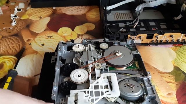 Ремонт видеомагнитофона Panasonic NV-SD3. Часть 1. смотреть онлайн