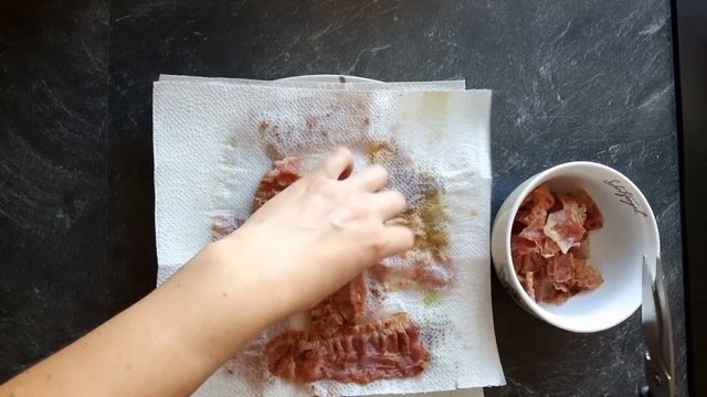 Листовой салат с беконом. Зелёный салат. Feldsalat mit Bacon. смотреть онлайн