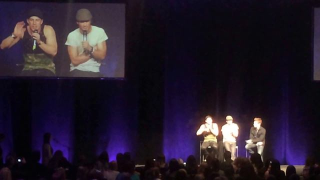Ian Somerhalder & Michael Trevino - Bloody Night Con 2014 смотреть онлайн