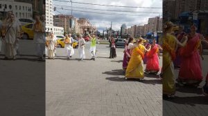 Кришнаиты танцуют Харе Кришна Новые Черемушки