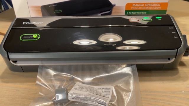 Black Foodsaver FM2000 Vacuum Sealer Machine Sealing System Demo Video смотреть онлайн
