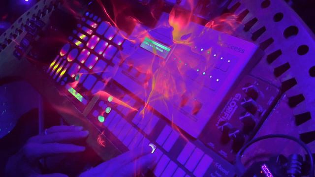 'Unintentional Orbit'.....an ambient • improv • live looping session • Access Virus & C.B. MOOD MkI смотреть онлайн