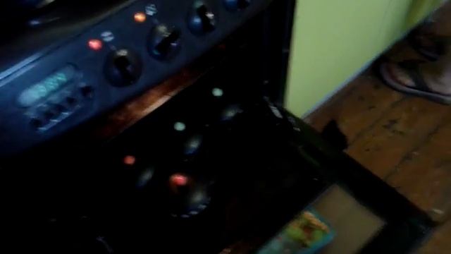 Ставим мясо Цесарки в горшочках в духовку смотреть онлайн