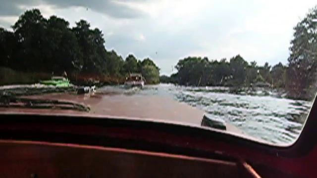 On The Elbe River смотреть онлайн