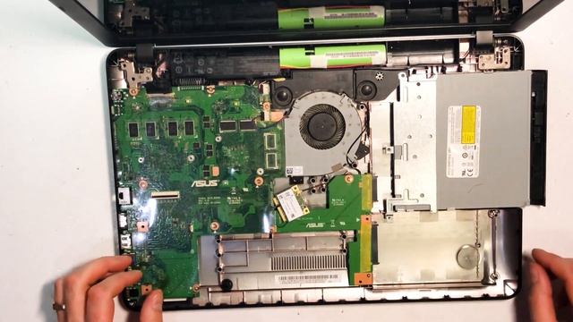 Как разобрать ноутбук Asus X540S для чистки от пыли смотреть онлайн