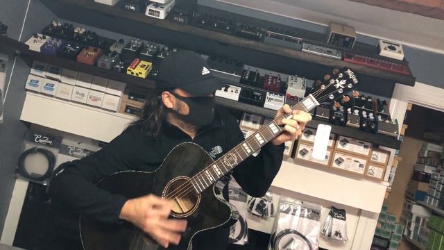 Michael Sweet of Stryper signs his signature acoustic guitar at Guitar Pedal Shoppe. смотреть онлайн
