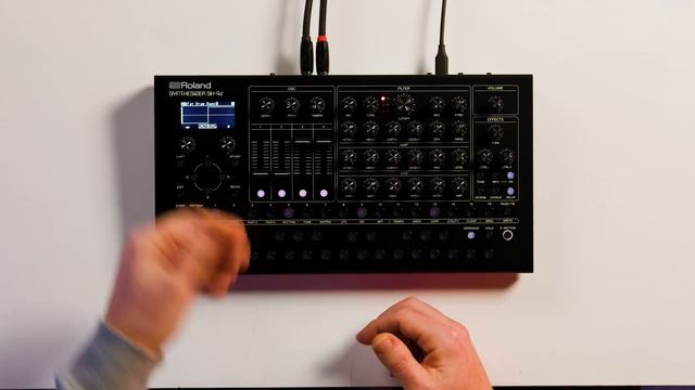 Roland SH-4d Desktop Synthesizer Demo смотреть онлайн