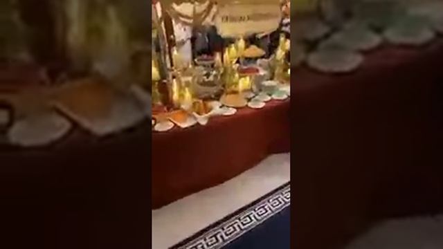 ?Тут все свои....У них своя жизнь...Они друг друга понимают... смотреть онлайн