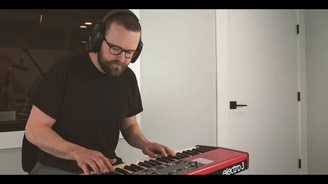 We turned a Steely Dan song into an indie bop! смотреть онлайн
