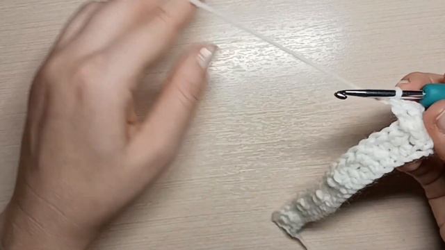 Яркие гамаши (утеплители для ног) крючком смотреть онлайн