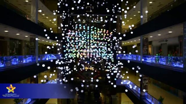Кинетическая светодиодная люстра установленная в ТРЦ 
