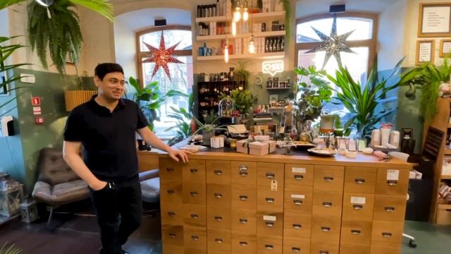 Дизайн интерьера от парикмахера-стилиста. 66 горшков с живыми растениями. Вы должны - это видеть! смотреть онлайн