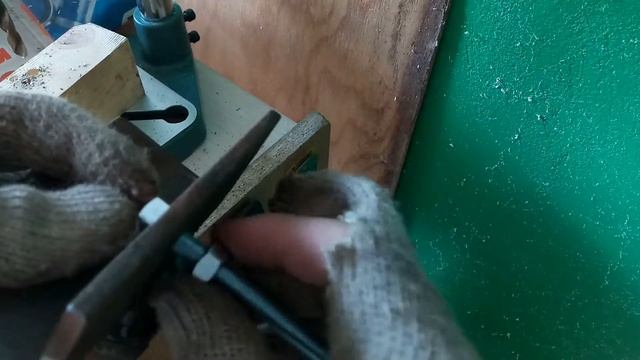(ПРОСТАЯ КОНСТРУКЦИЯ)Струбцина для склеивания мебельных щитов. Clamp for gluing furniture boards. смотреть онлайн