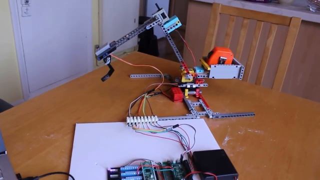 Lego robot arm powered by Raspberry Pico смотреть онлайн