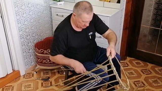 Плетеное гнездо - кубарь из хвороста. Жизнь в деревне Каменка. смотреть онлайн