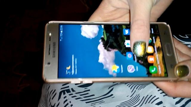 Глюк Samsung Galaxy J5 (2016) J510H/DS смотреть онлайн