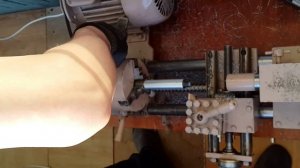 Как выставить переднюю и заднюю бабку относительно направляющих токарного станка.