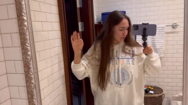 -«Электрика вызывали ?»