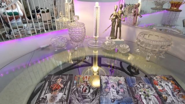 таро гадание ПЕРВОЕ ВПЕЧАТЛЕНИЕ, новое знакомство карты онлайн смотреть онлайн