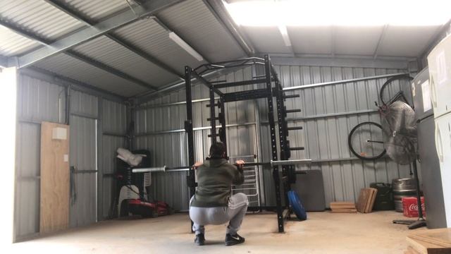 Squat everyday Day 187: Athlean-X uses fake weights смотреть онлайн