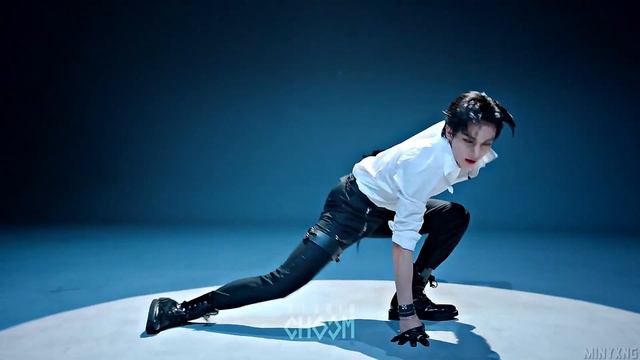 HYUNJIN STUDIO CHOOM TWIXTOR 4K