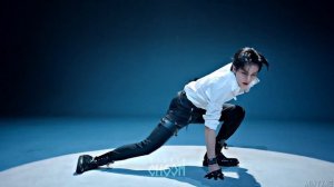 HYUNJIN STUDIO CHOOM TWIXTOR 4K