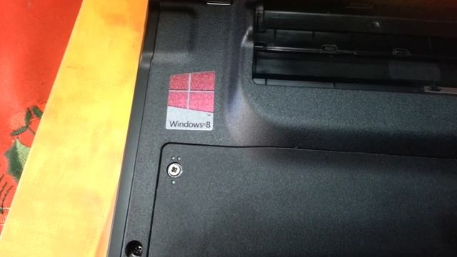 Netbook SONY VAIO Model SVE11125CLB (Unboxing)