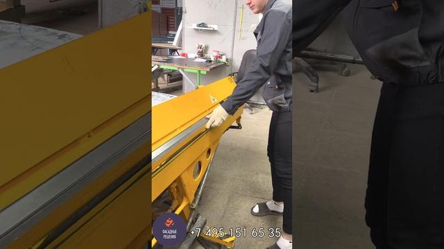 Процесс изготовления ламели для забора-жалюзи #diy #diycrafts #дача #стройка #забор #заборжалюзи смотреть онлайн