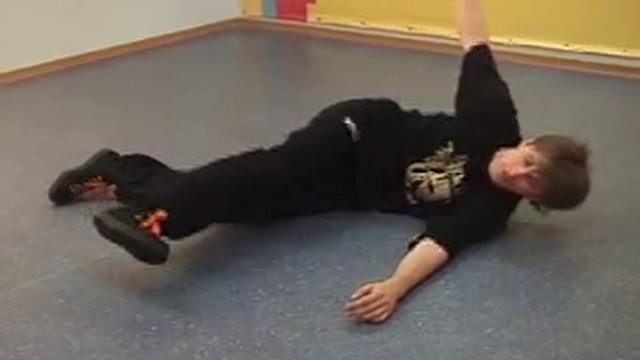 Обучающее видео break dance(брейк-данс): back spin смотреть онлайн