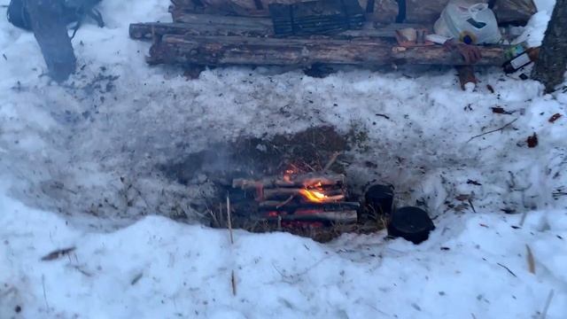 Ночевка зимой у костра