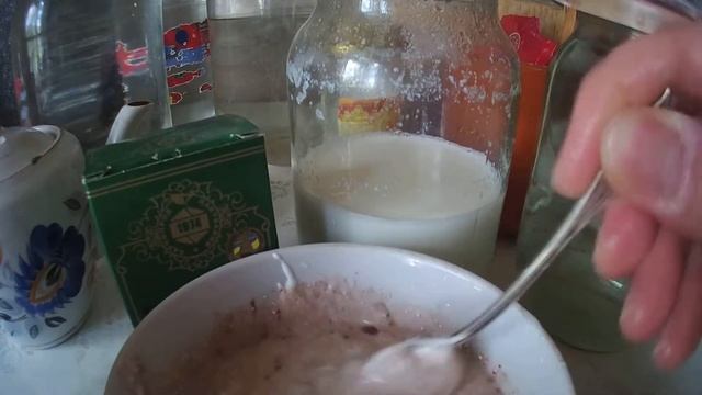 Йогурт (мусс-десерт) из какао, сахара и сметаны смотреть онлайн