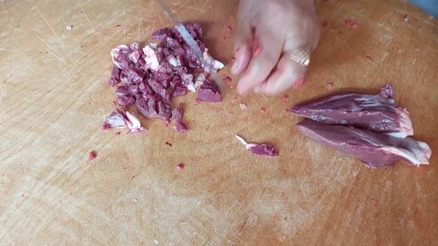Бараний желудок фаршированный рисом и мясом? смотреть онлайн