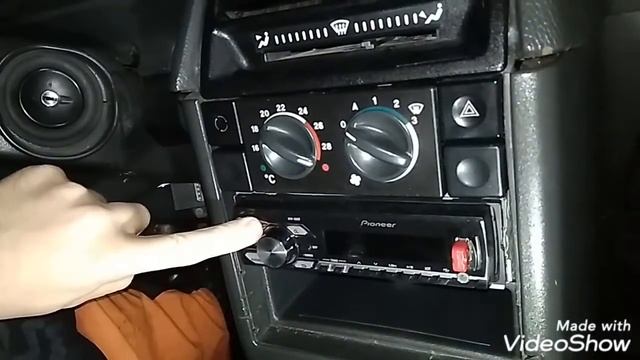 Самый простой способ подключения магнитолы к ACC ВАЗ 2110, 2114 и подобных авто. АКБ не жрёт. смотреть онлайн