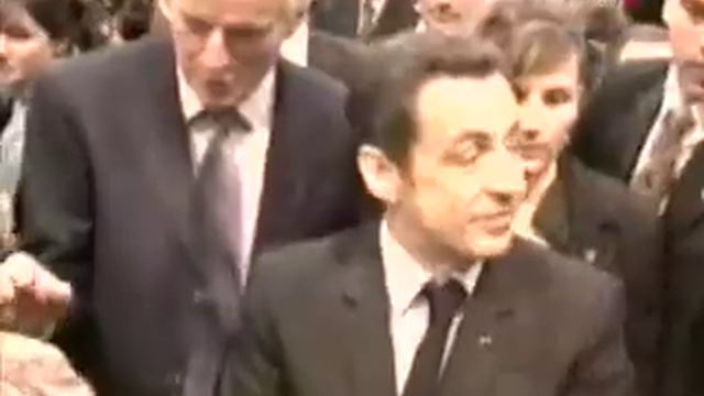 Простой француз отказался подать руку Саркози смотреть онлайн