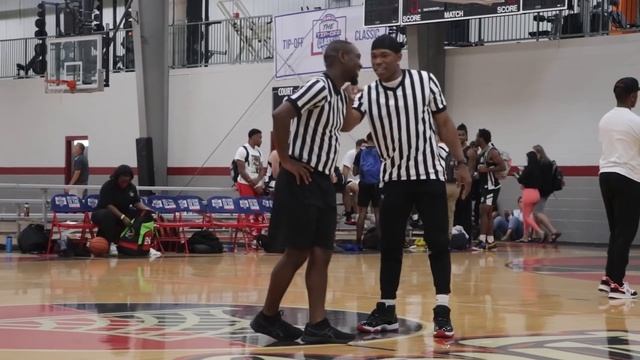 Fake Basketball Referee Prank! смотреть онлайн