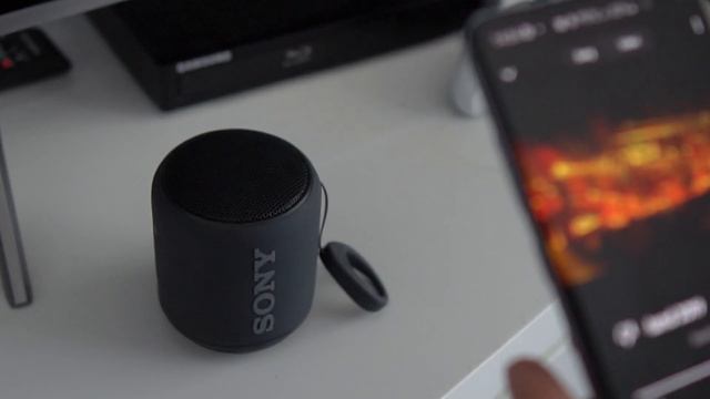 Review Sony SRS-XB10. O boxă ieftină și de calitate смотреть онлайн