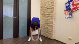 Веселая зарядка для детей "Раз-два-три-четыре"