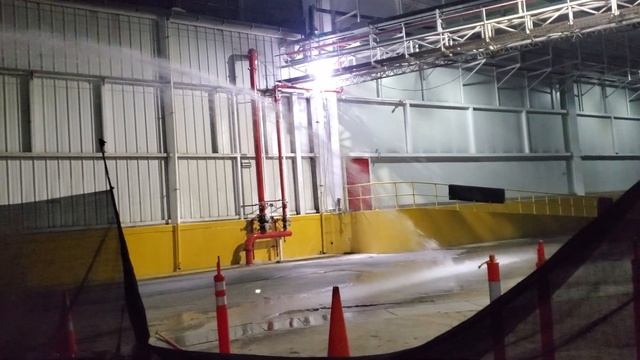 Prueba de monitor con boquilla de 250 GPM sistema contra incendio смотреть онлайн