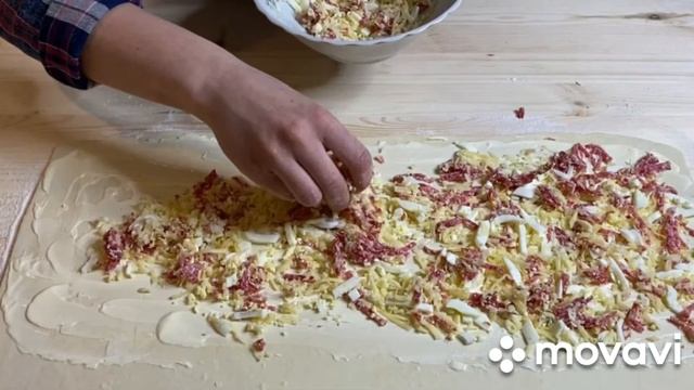 Рулетики с колбасой и сыром смотреть онлайн
