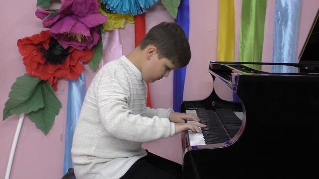 Сургуч Іван. Й.С.Бах - Менует соль мажор.