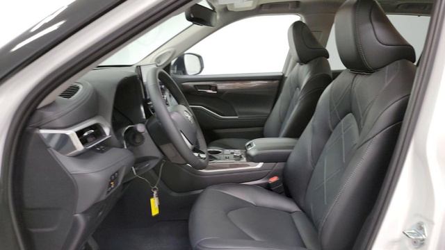 2023 Toyota Highlander Platinum AWD price: $56000 смотреть онлайн
