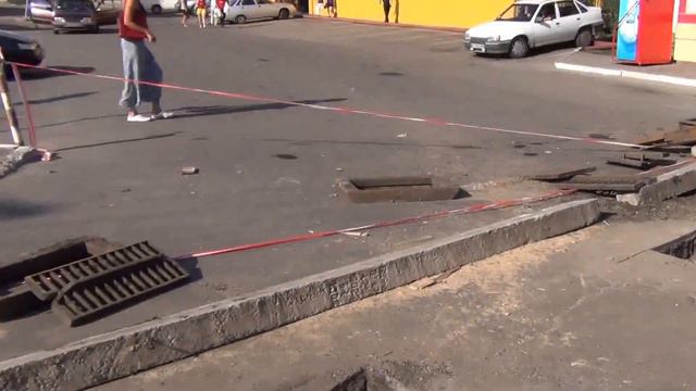Васильков.Ремонт разбитых, пьяным А.Саламатовым, сливных решёток . смотреть онлайн