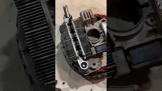 Ремонт генератора Nissan Elgrand смотреть онлайн