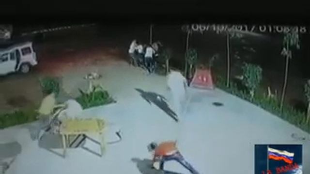 Как дерутся Индусы в реальной жизни?! Indian fight смотреть онлайн